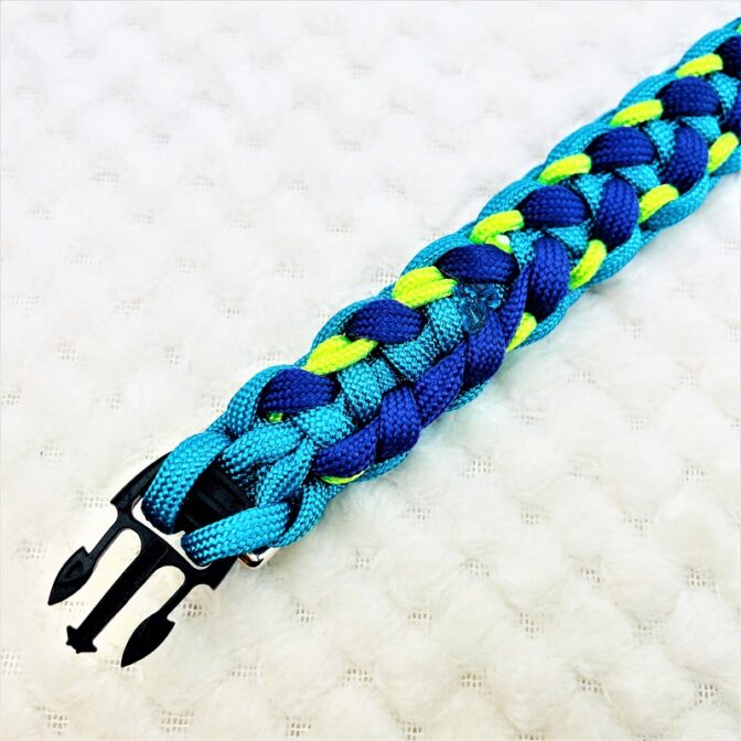 [公式]パラコードでマクラメ編み#156 平結びシリーズカラフル＆キュートNo3の小型犬用首輪No186
