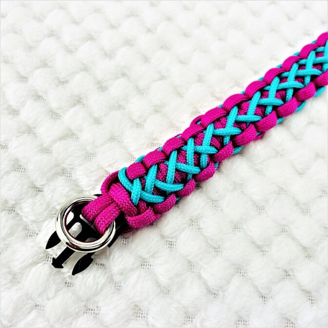 [公式]パラコードでマクラメ編み#158平結びシリーズカラフル＆キュートNo6の小型犬用首輪No188