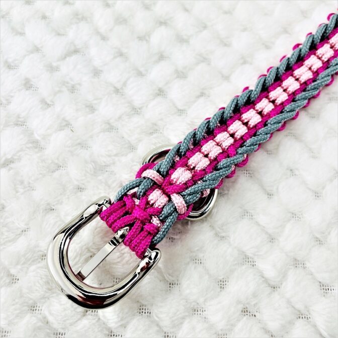 [公式]パラコードマクラメ編み＃163ローズとピンクとグレーの小型犬用首輪No193