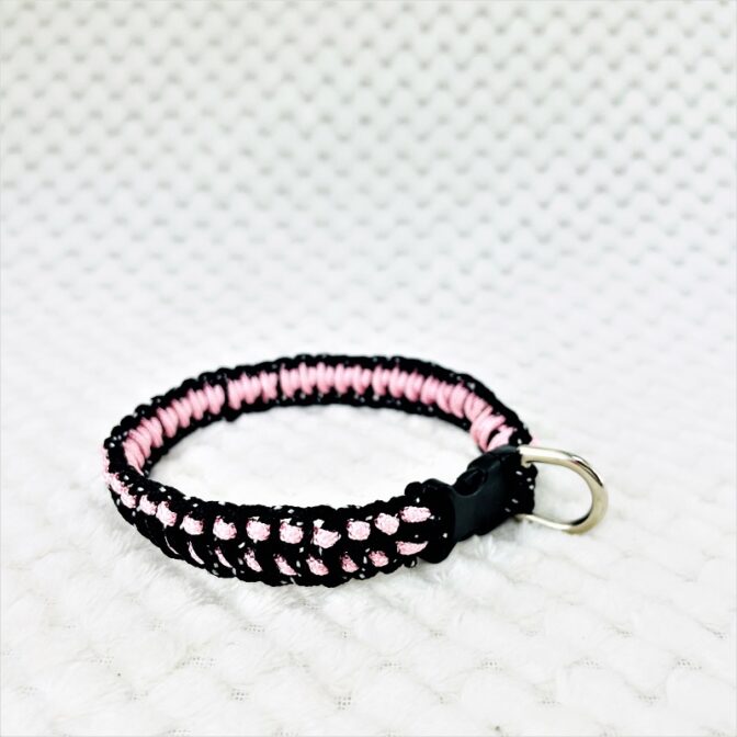 [公式]パラコードマクラメ編み＃167 ピンクと黒まだらの小型犬用首輪No197