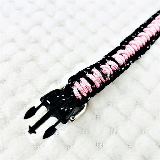 [公式]パラコードマクラメ編み＃167 ピンクと黒まだらの小型犬用首輪No197