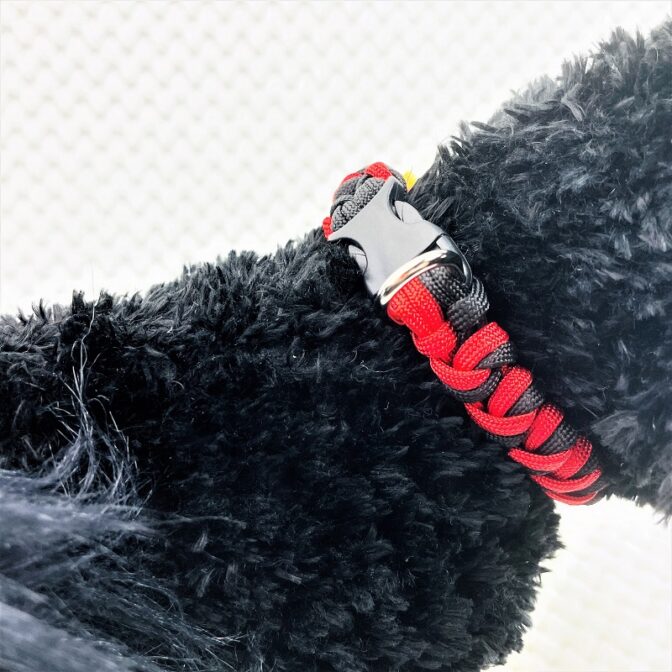 [公式]パラコードマクラメ編み赤と黒の猫と犬首輪No207