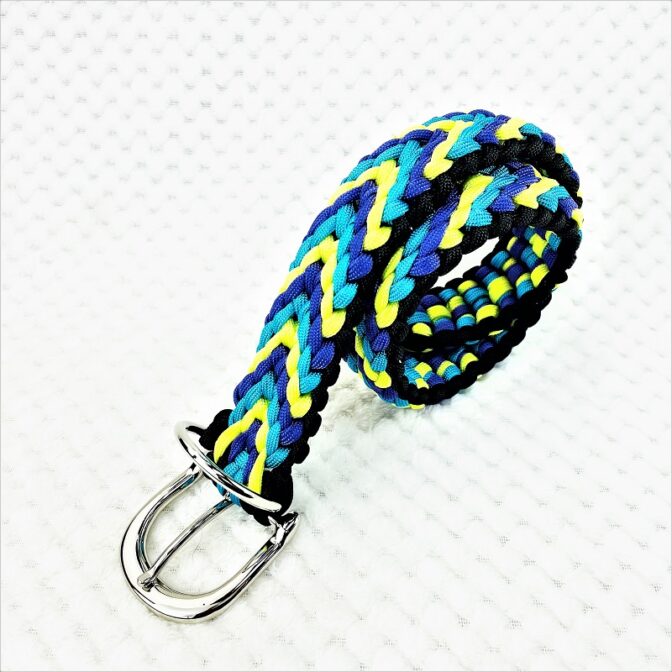 パラコード#171マクラメ編み ターコイズ・ライトグリーン・紫と黒の中型・大型犬首輪
