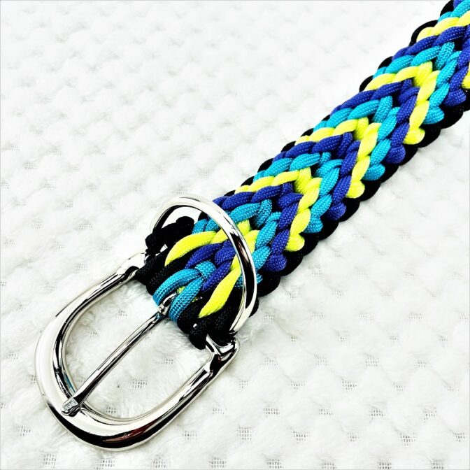 パラコード#171マクラメ編み ターコイズ・ライトグリーン・紫と黒の中型・大型犬首輪