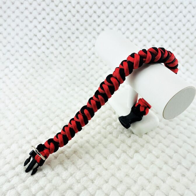 [公式]パラコードマクラメ編み赤と黒の猫と犬首輪No207