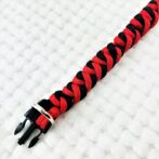 [公式]パラコードマクラメ編み赤と黒の猫と犬首輪No207