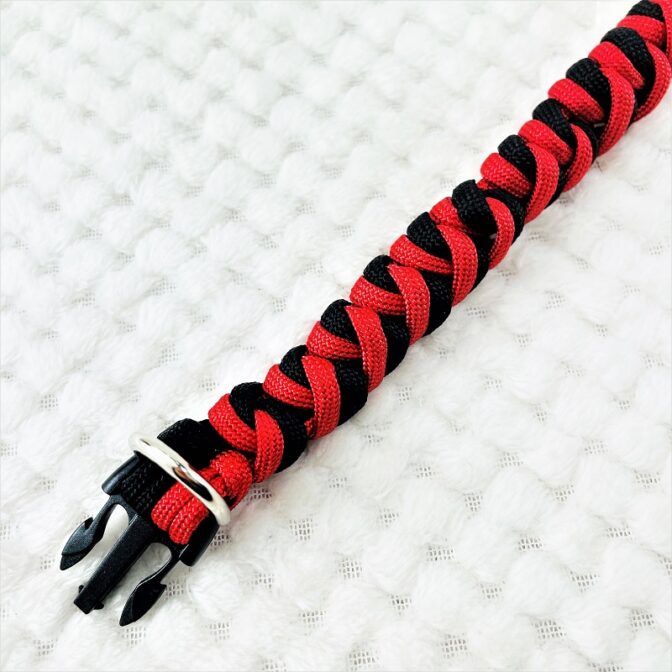 [公式]パラコードマクラメ編み赤と黒の猫と犬首輪No207