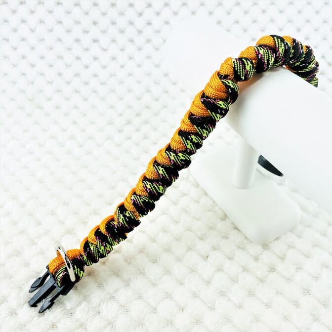 [公式]パラコードマクラメ編みオレンジと茶まだらの猫と犬首輪No208