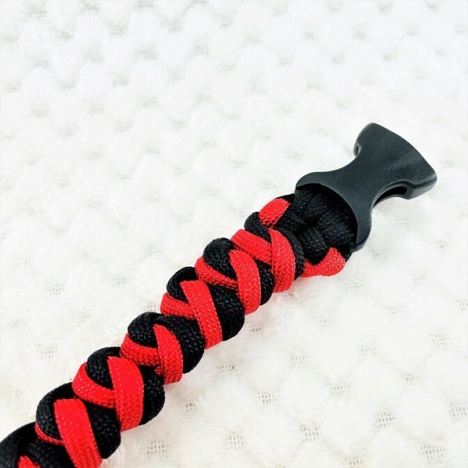 [公式]パラコードマクラメ編み赤と黒の猫と犬首輪No207