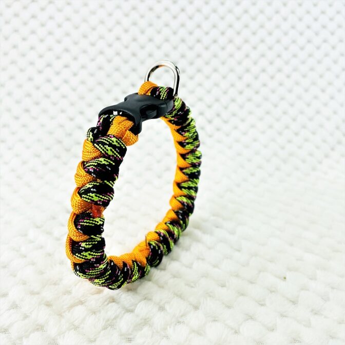 [公式]パラコードマクラメ編みオレンジと茶まだらの猫と犬首輪No208