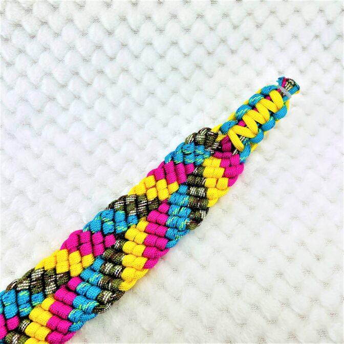 [公式]パラコード＃145マクラメ編み茶まだら・ローズ・イエロー・ブルーの大型犬用首輪No175