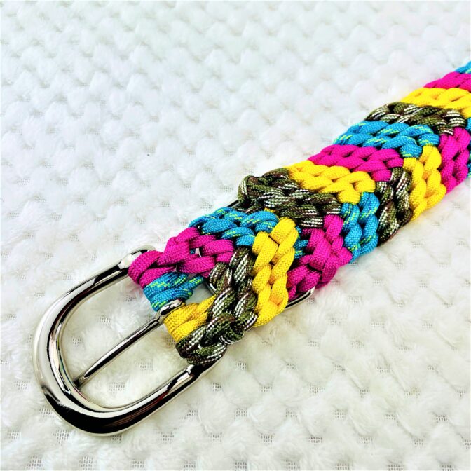[公式]パラコード＃145マクラメ編み茶まだら・ローズ・イエロー・ブルーの大型犬用首輪No175