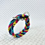 公式]パラコード＃146マクラメ編みピンク・ブルー・紫・黃まだらの小型犬用首輪No176