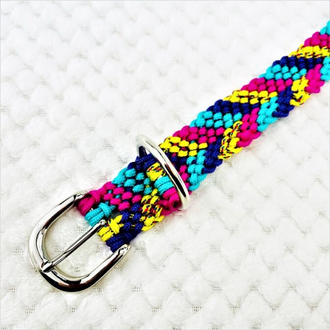 公式]パラコード＃146マクラメ編みピンク・ブルー・紫・黃まだらの小型犬用首輪No176