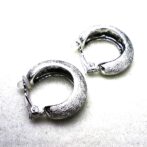 シルバーイヤリング寝かせた状態