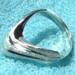 シルバーデザインリング寝かせて横向き画像