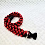 [公式]マクラメ編み＃188 赤と黒のポチポチ模様の小型犬首輪