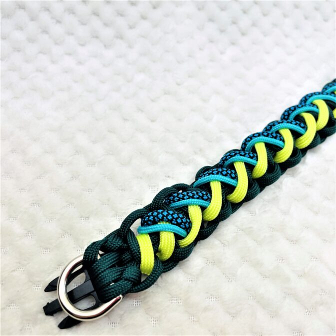 [公式]マクラメ編み#190 4色使いの小型犬用首輪