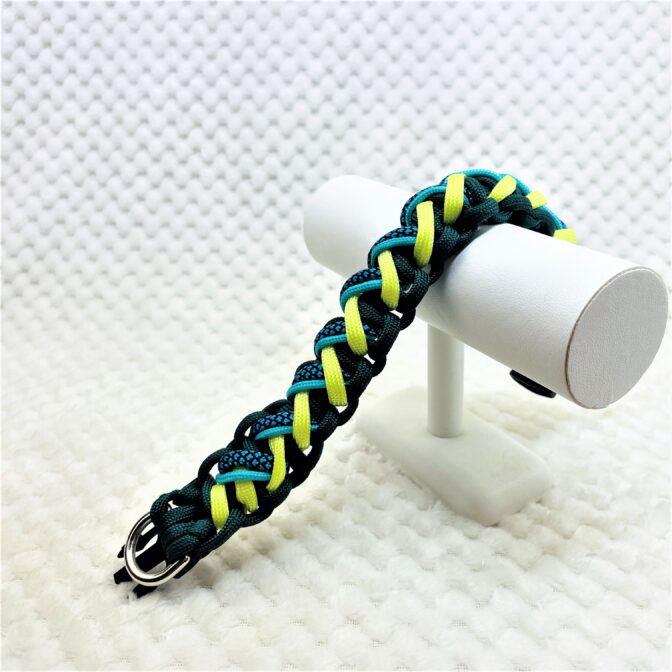 [公式]マクラメ編み#190 4色使いの小型犬用首輪