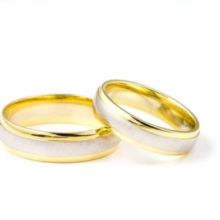 [貴金属地金相場]金の高騰、シルバーも驚きの高値