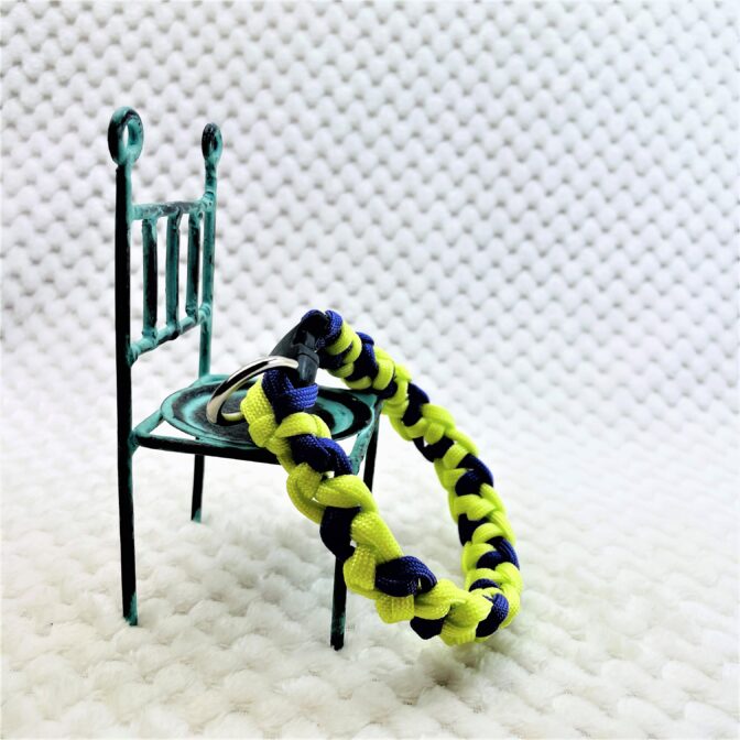 [パラコードでマクラメ編み]＃201 ウィンドテンプルバー小型犬首輪作り方