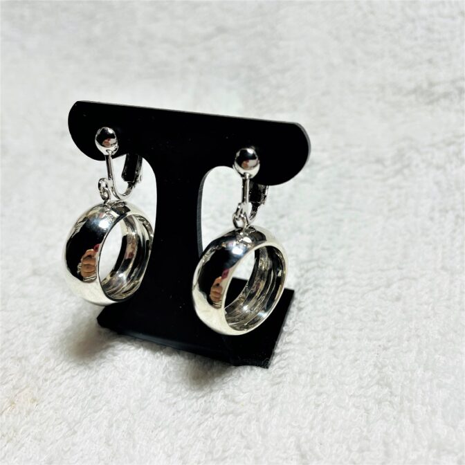 [公式]シルバー・シンプルスッキリリングイヤリング　ピアスまたはイヤリング