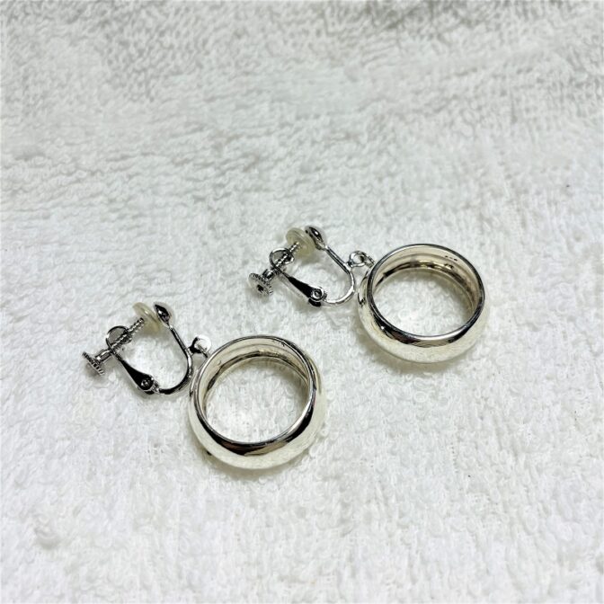 [公式]シルバー・シンプルスッキリリングイヤリング　ピアスまたはイヤリング