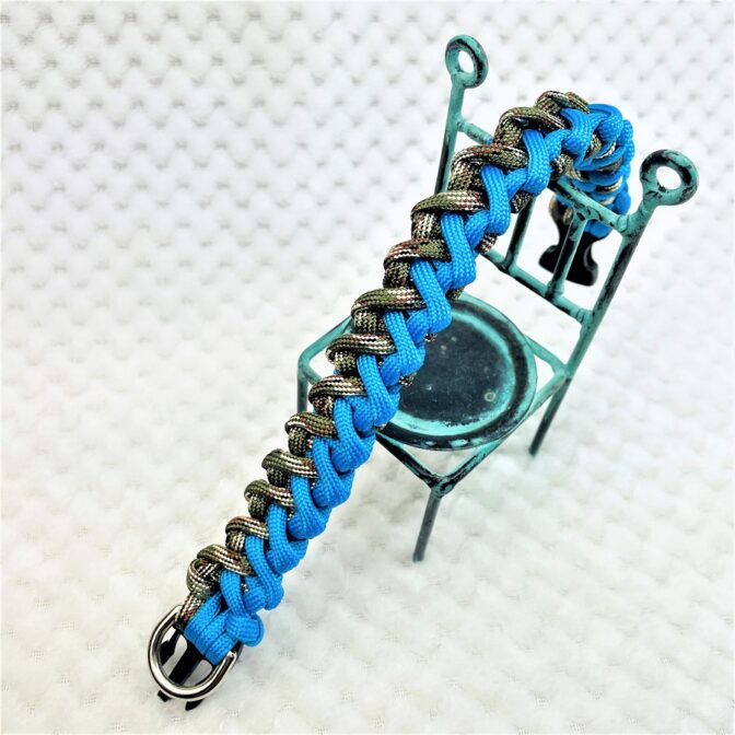 [公式]パラコードでマクラメ編み＃208　ターコイズブルー＆茶まだらの小型犬用首輪