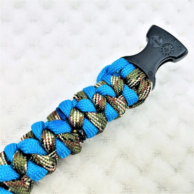 [公式]パラコードでマクラメ編み＃208　ターコイズブルー＆茶まだらの小型犬用首輪