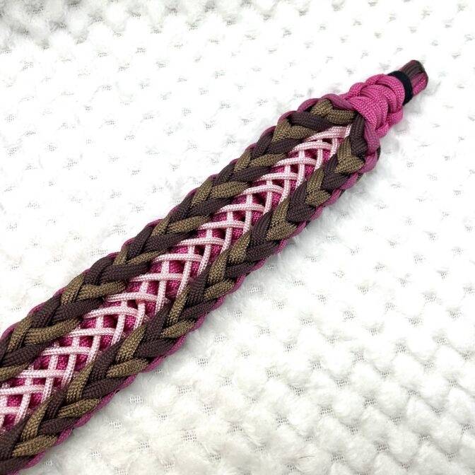 [公式]マクラメ編み＃215 ハッピーバレンタイン中型・大型犬用首輪