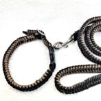 [公式]パラコード編みNo23黒とベージュの首輪とリードセット接続部分アップ