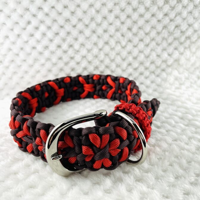 マクラメ編み首輪