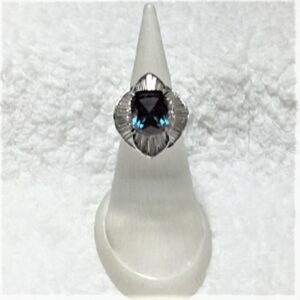 昔のリング捨てるに捨てられない、困ったジュエリーどこに相談したら・・・