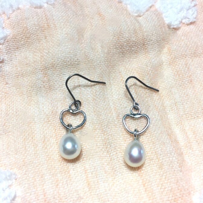 シルバー淡水パールピアス・イヤリング ハート型