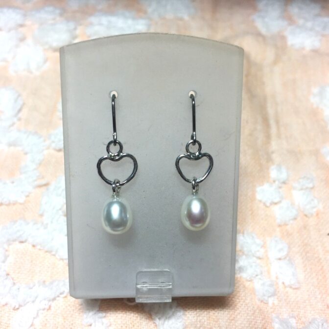 シルバー淡水パールピアス・イヤリング ハート型