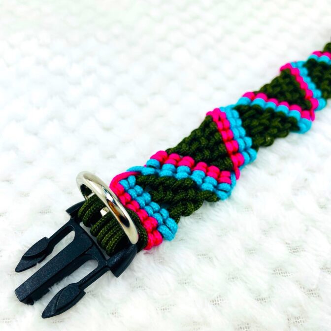 マクラメ編み犬首輪表側手前部分