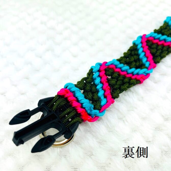 マクラメ編み犬首輪裏側手前部分