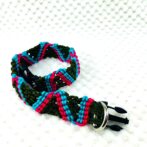 マクラメ編み犬首輪巻いて寝かせた状態