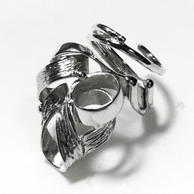 シルバーフリーサイズリング横向き状態画像