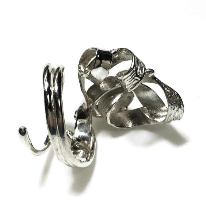 シルバーフリーサイズリングねかせた状態画像