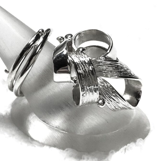 シルバーフリーサイズリング横向き状態画像