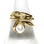 ゴールドリングをリングたてにいれた正面画像