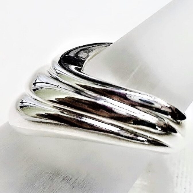 シルバーデザインリング横向き画像