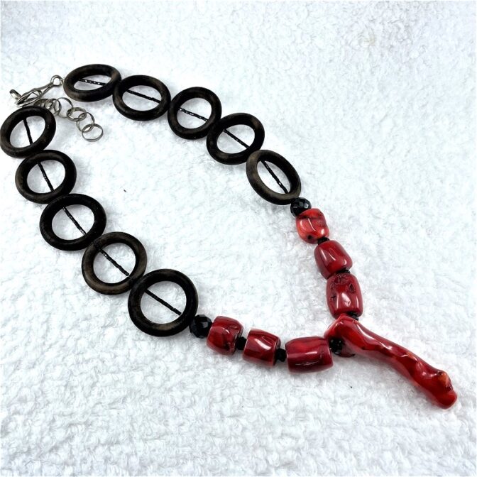 染枝サンゴとウッドリングロングネック横に寝かせた状態