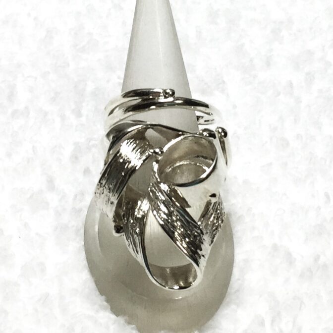 シルバーフリーサイズリング正面向き状態画像