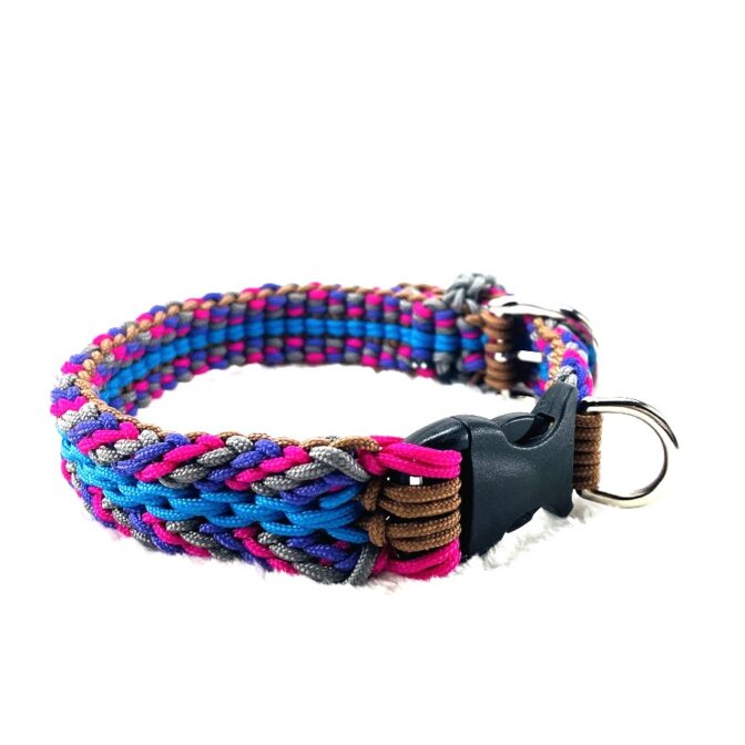 マクラメ編み犬首輪寝かせた状態