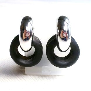 [イヤリングが見つからない]貴金属ジュエリーはピアスばかり、ブームだけではない訳