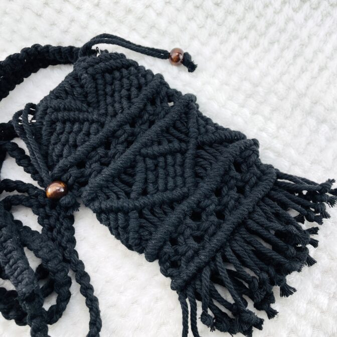 マクラメ編み携帯ショルダー・ポシェット真上から