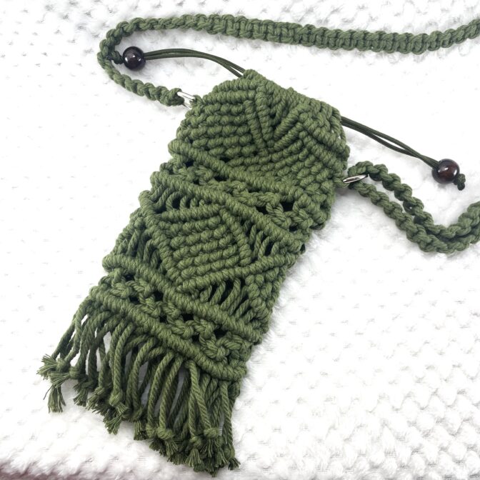 マクラメ編み携帯ショルダー・ポシェット正面画像