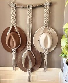 マクラメ編み帽子掛